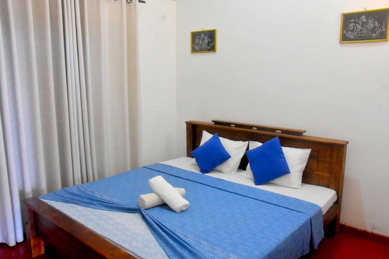 Hotel H2O Gampola Exteriör bild