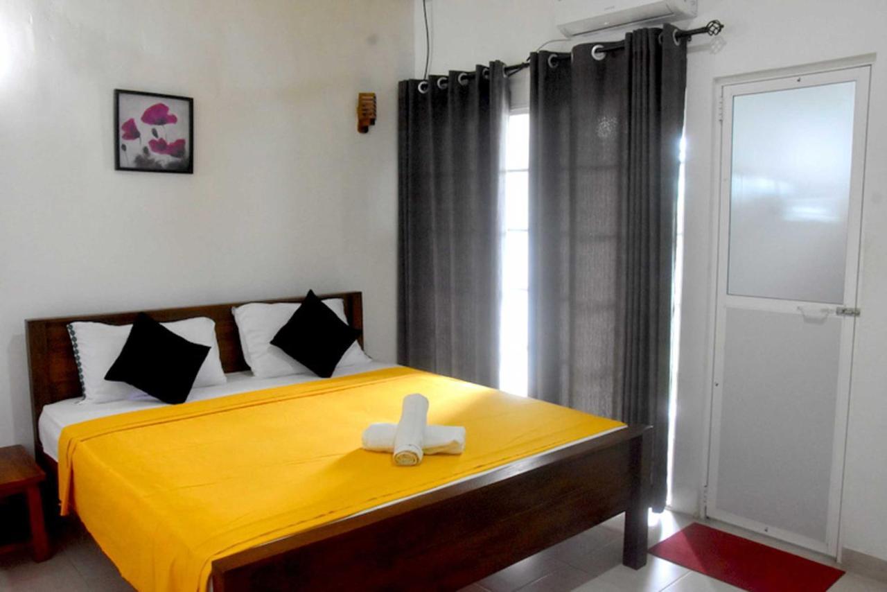 Hotel H2O Gampola Exteriör bild