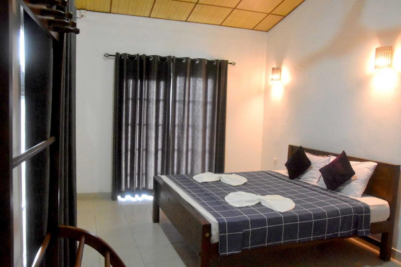Hotel H2O Gampola Exteriör bild
